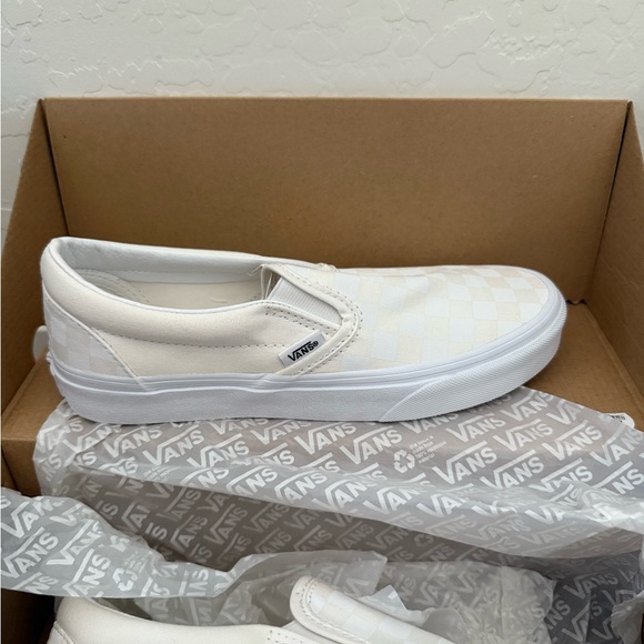Vans Cream Checkered Slip-On Shoes - Picture 2 of 5